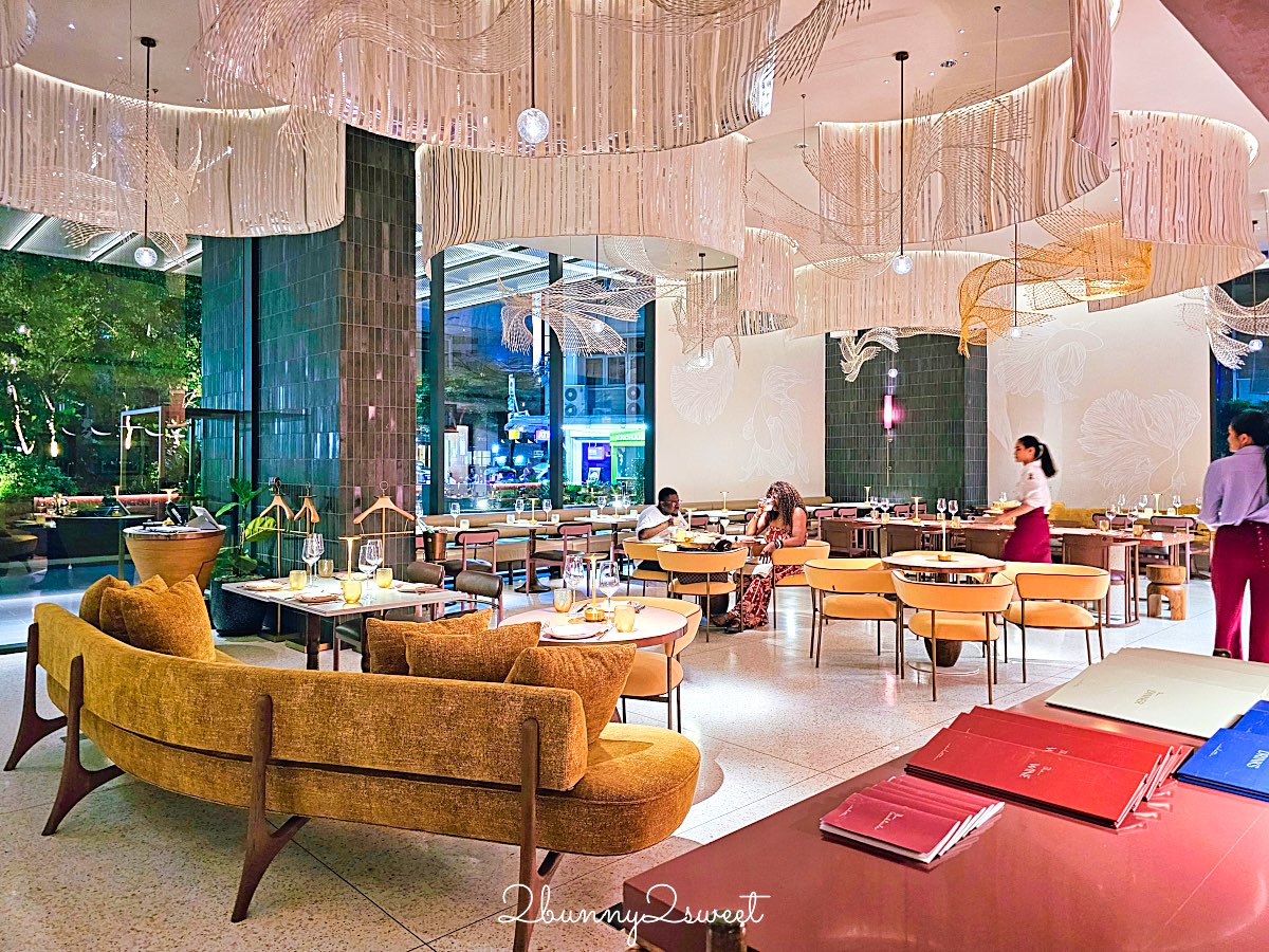 曼谷【KROMO Bangkok Curio Collection by Hilton】粉紅夢幻設計、絕美空中泳池、文青系早餐超驚艷! @兔兒毛毛姊妹花 曼谷【KROMO Bangkok Curio Collection by Hilton】粉紅夢幻設計、絕美空中泳池、文青系早餐超驚艷! @兔兒毛毛姊妹花