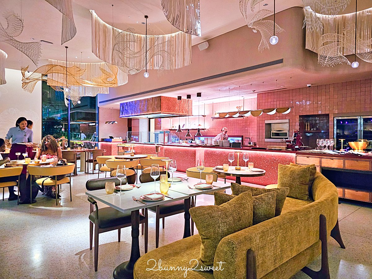 曼谷【KROMO Bangkok Curio Collection by Hilton】粉紅夢幻設計、絕美空中泳池、文青系早餐超驚艷! @兔兒毛毛姊妹花 曼谷【KROMO Bangkok Curio Collection by Hilton】粉紅夢幻設計、絕美空中泳池、文青系早餐超驚艷! @兔兒毛毛姊妹花