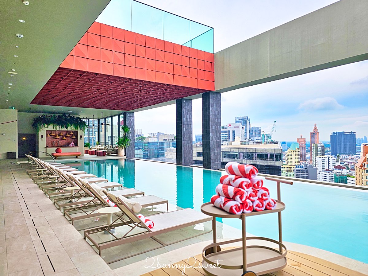 曼谷【KROMO Bangkok Curio Collection by Hilton】粉紅夢幻設計、絕美空中泳池、文青系早餐超驚艷! @兔兒毛毛姊妹花 曼谷【KROMO Bangkok Curio Collection by Hilton】粉紅夢幻設計、絕美空中泳池、文青系早餐超驚艷! @兔兒毛毛姊妹花
