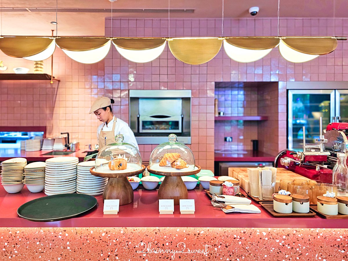 曼谷【KROMO Bangkok Curio Collection by Hilton】粉紅夢幻設計、絕美空中泳池、文青系早餐超驚艷! @兔兒毛毛姊妹花 曼谷【KROMO Bangkok Curio Collection by Hilton】粉紅夢幻設計、絕美空中泳池、文青系早餐超驚艷! @兔兒毛毛姊妹花