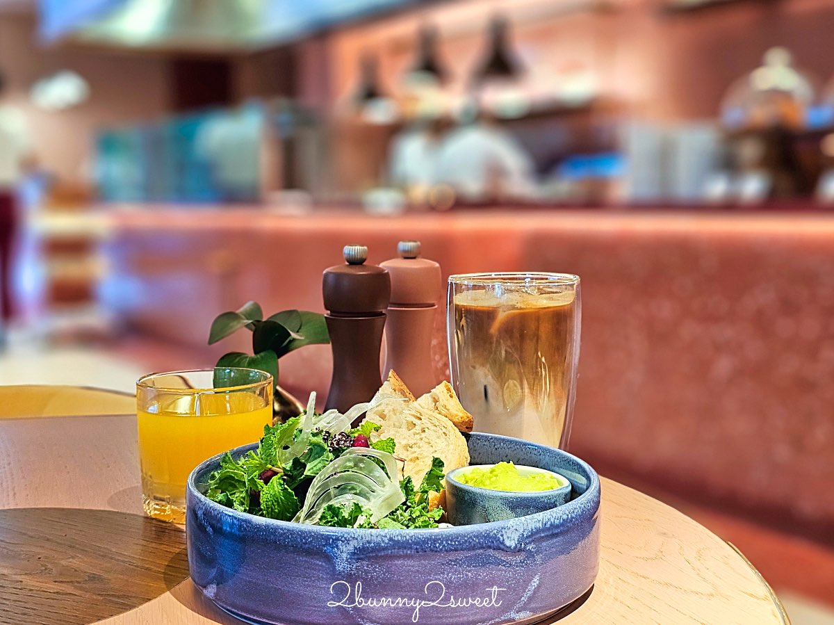 曼谷【KROMO Bangkok Curio Collection by Hilton】粉紅夢幻設計、絕美空中泳池、文青系早餐超驚艷! @兔兒毛毛姊妹花 曼谷【KROMO Bangkok Curio Collection by Hilton】粉紅夢幻設計、絕美空中泳池、文青系早餐超驚艷! @兔兒毛毛姊妹花