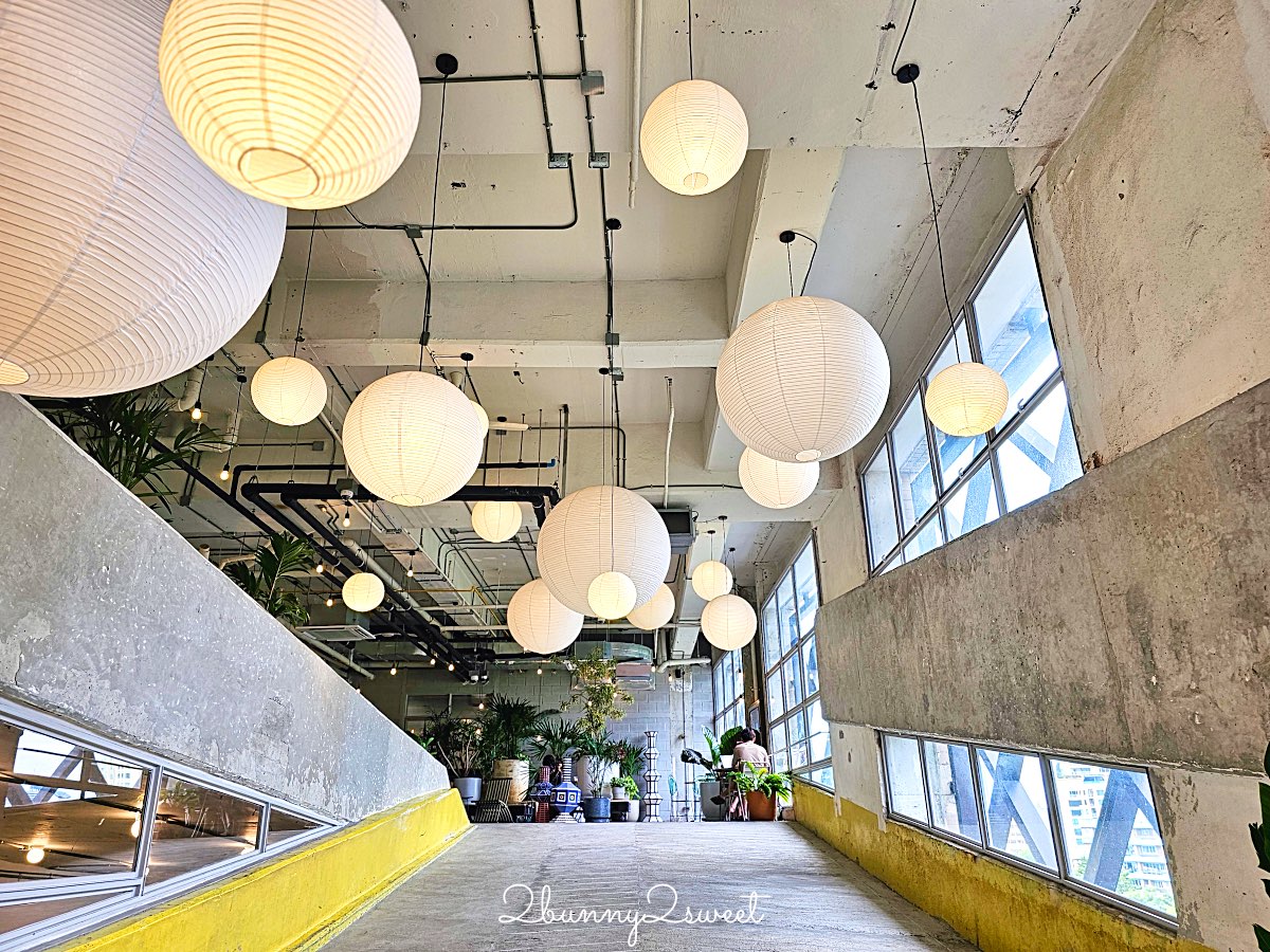 曼谷設計迷必訪【FRIEND FRIEND】Emporium停車場改建，以綠意與光打造的生活美學空間 @兔兒毛毛姊妹花