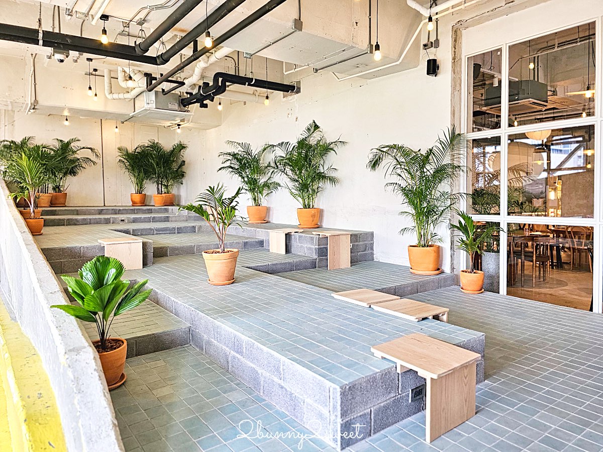 曼谷設計迷必訪【FRIEND FRIEND】Emporium停車場改建，以綠意與光打造的生活美學空間 @兔兒毛毛姊妹花