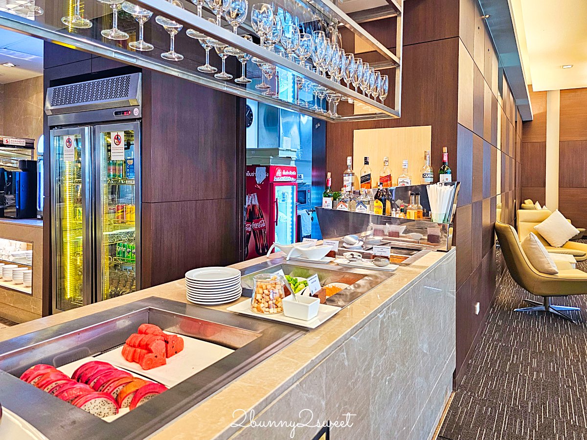 曼谷BKK機場JCB卡免費貴賓室【Miracle First Class Lounge】環境餐點實拍+使用條件一次看懂 @兔兒毛毛姊妹花 曼谷BKK機場JCB卡免費貴賓室【Miracle First Class Lounge】環境餐點實拍+使用條件一次看懂 @兔兒毛毛姊妹花
