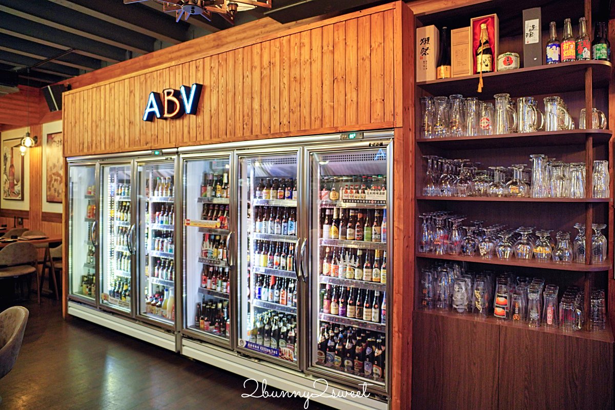 【ABV日式居酒館林口長庚店】林口長庚聚餐必吃居酒屋，稻草燒刺身 × 精釀啤酒300款！ @兔兒毛毛姊妹花
