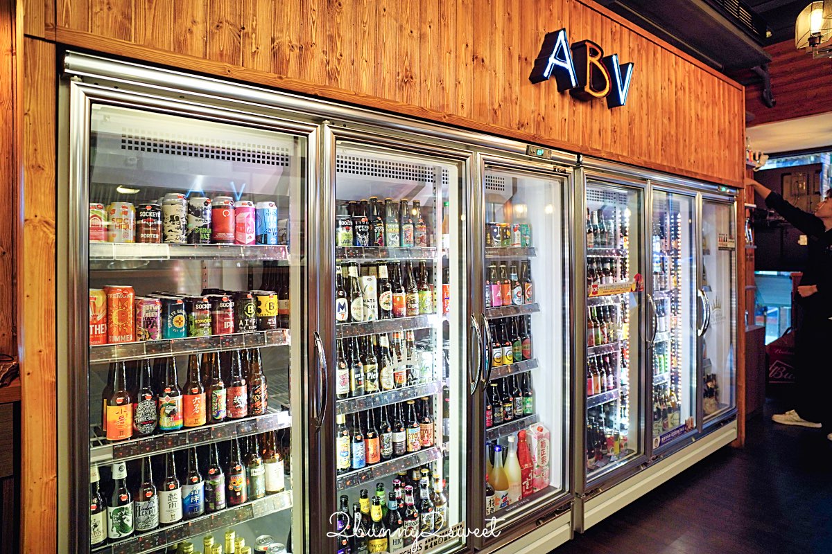 【ABV日式居酒館林口長庚店】林口長庚聚餐必吃居酒屋，稻草燒刺身 × 精釀啤酒300款！ @兔兒毛毛姊妹花