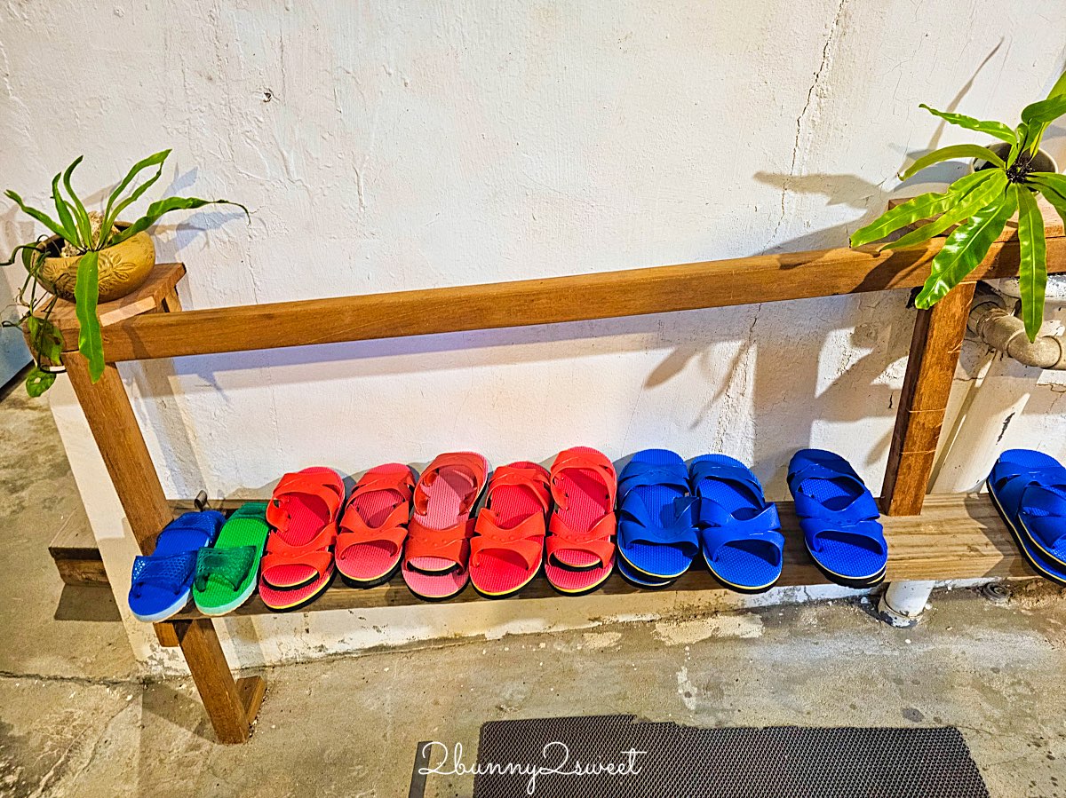 【小坂溫泉】金山萬里山城擁有自家溫泉井的老宅湯屋，85°C 天然乳白溫泉好療癒 @兔兒毛毛姊妹花