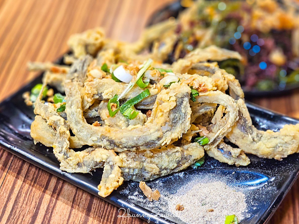 【金山大碗螃蟹】金山老街必吃海鮮大碗料理！澎湃海味、現煮熱騰騰｜金山美食推薦 @兔兒毛毛姊妹花