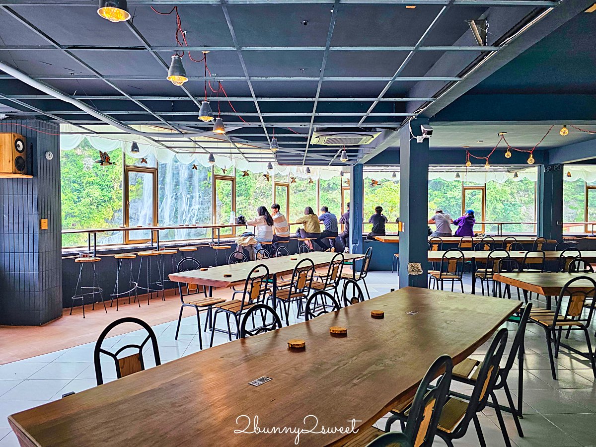 【烏來瀑布咖啡廳 TONYX】坐擁瀑布第一排的老宅文青風玻璃屋秘境！ @兔兒毛毛姊妹花