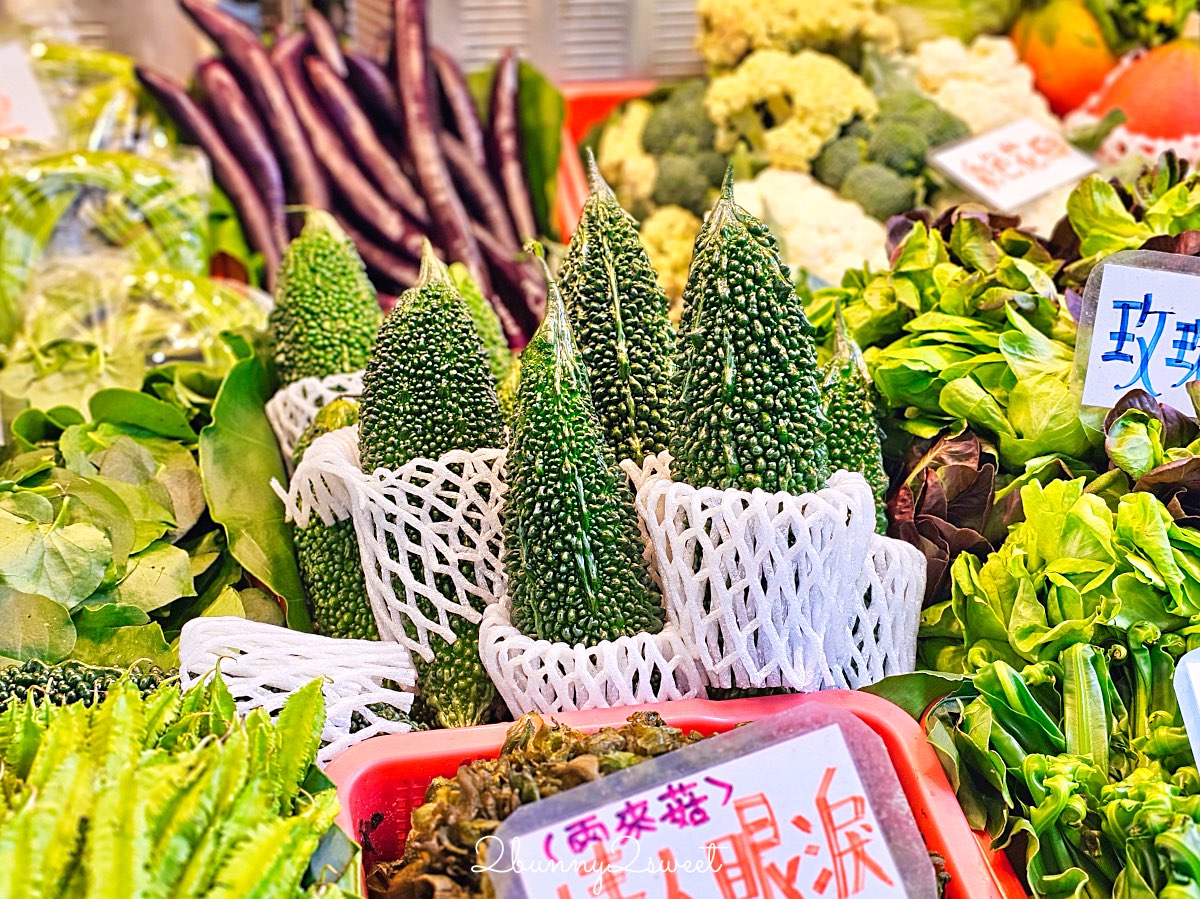 【烏來老街美食】老街野菜屋：河景第一排泰雅風味料理、原住民米食與野菜一次滿足！ @兔兒毛毛姊妹花