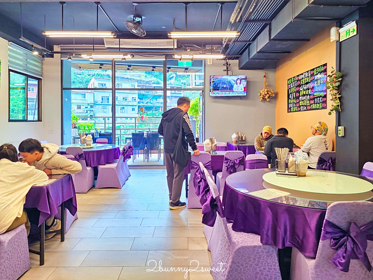 【烏來老街美食】老街野菜屋：河景第一排泰雅風味料理、原住民米食與野菜一次滿足！ @兔兒毛毛姊妹花