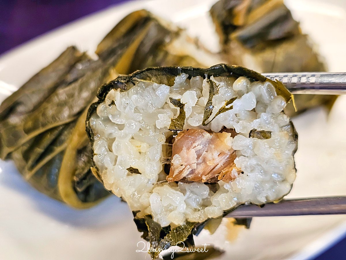 【烏來老街美食】老街野菜屋：河景第一排泰雅風味料理、原住民米食與野菜一次滿足！ @兔兒毛毛姊妹花