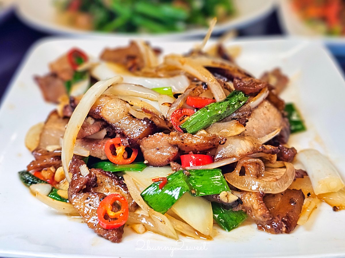 【烏來老街美食】老街野菜屋：河景第一排泰雅風味料理、原住民米食與野菜一次滿足！ @兔兒毛毛姊妹花