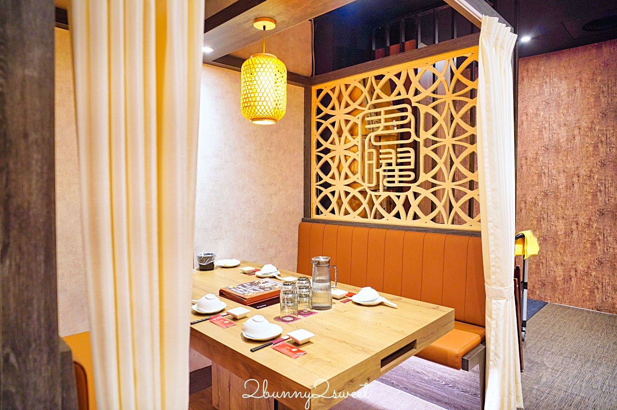 【君曜雞湯】信義區最強雞湯火鍋，人蔘花膠全雞金湯涮A5和牛、龍蝦海鮮太過癮 @兔兒毛毛姊妹花