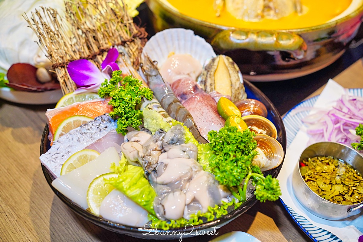 【君曜雞湯】信義區最強雞湯火鍋，人蔘花膠全雞金湯涮A5和牛、龍蝦海鮮太過癮 @兔兒毛毛姊妹花