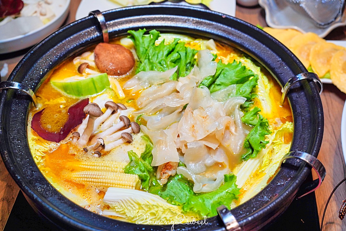 【君曜雞湯】信義區最強雞湯火鍋,人蔘花膠全雞金湯涮A5和牛、龍蝦海鮮太過癮 @兔兒毛毛姊妹花 【君曜雞湯】信義區最強雞湯火鍋,人蔘花膠全雞金湯涮A5和牛、龍蝦海鮮太過癮 @兔兒毛毛姊妹花