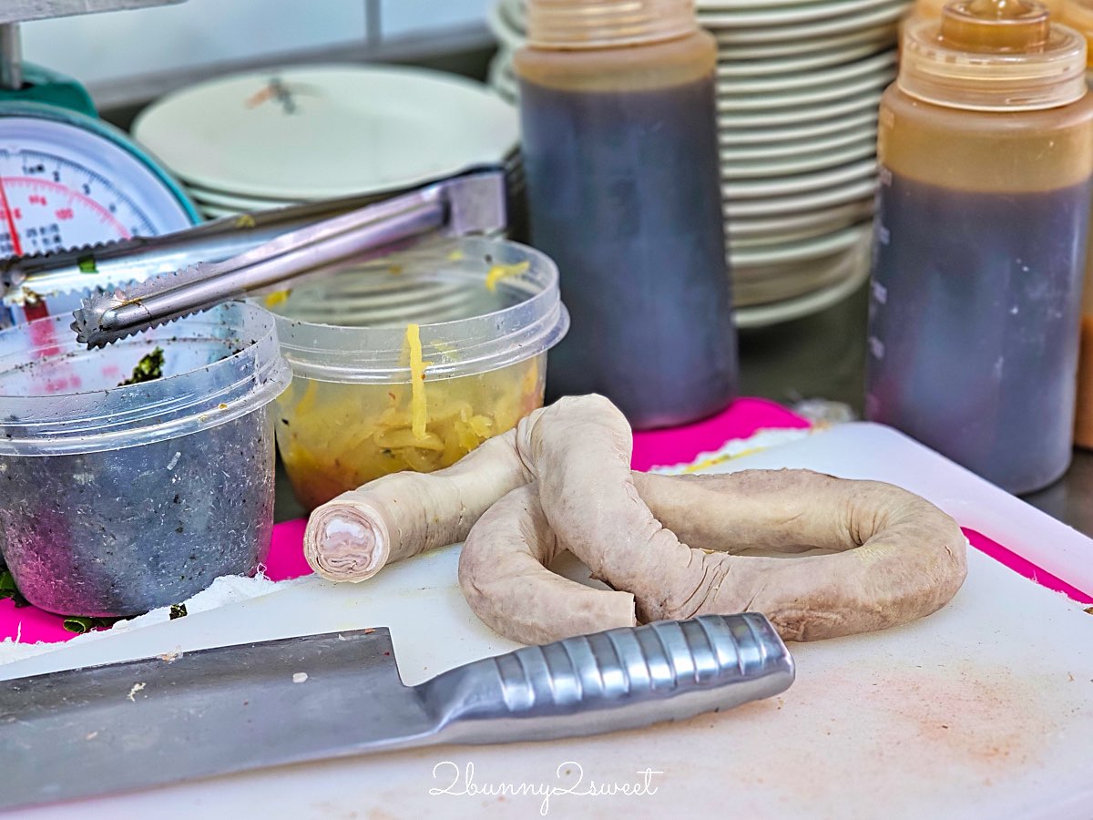 【基隆美食】西六號碼頭麵店：必吃五層豬腸湯，10元滷肉飯超佛心！基隆在地人推薦銅板小吃 @兔兒毛毛姊妹花