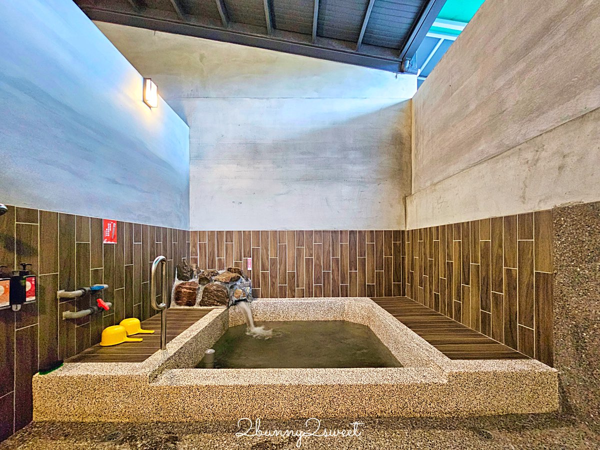 【礁溪平價湯屋】綠水溫泉：全新開幕森林系溫泉、超大浴池質感首選 @兔兒毛毛姊妹花