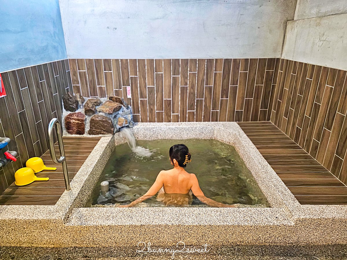 【礁溪平價湯屋】綠水溫泉：全新開幕森林系溫泉、超大浴池質感首選 @兔兒毛毛姊妹花