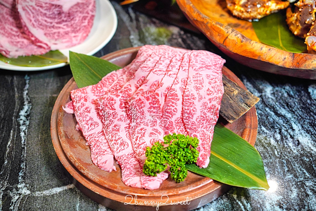 【二本松涮涮屋】台北頂級涮涮鍋開箱～日本活體帝王蟹松葉蟹、和牛、桌邊服務、代訂花束一次到位 @兔兒毛毛姊妹花