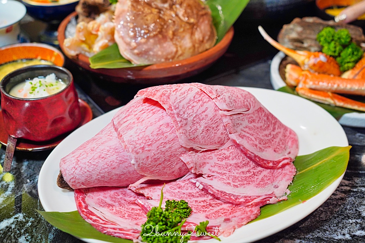 【二本松涮涮屋】台北頂級涮涮鍋開箱～日本活體帝王蟹松葉蟹、和牛、桌邊服務、代訂花束一次到位 @兔兒毛毛姊妹花