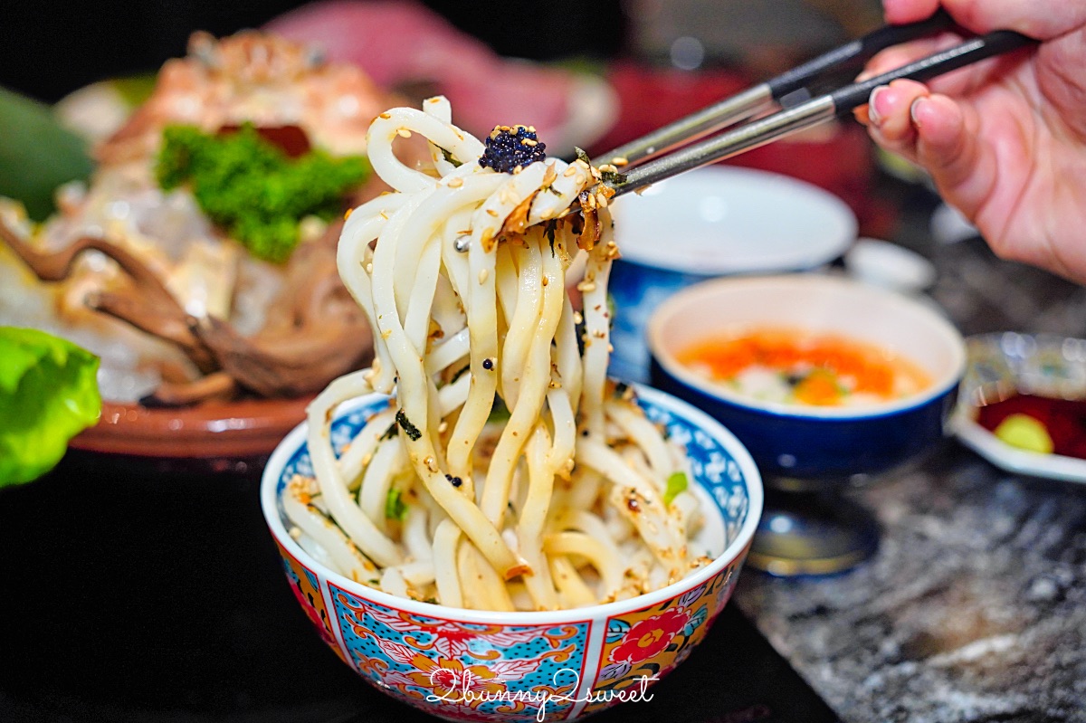 【二本松涮涮屋】台北頂級涮涮鍋開箱～日本活體帝王蟹松葉蟹、和牛、桌邊服務、代訂花束一次到位 @兔兒毛毛姊妹花