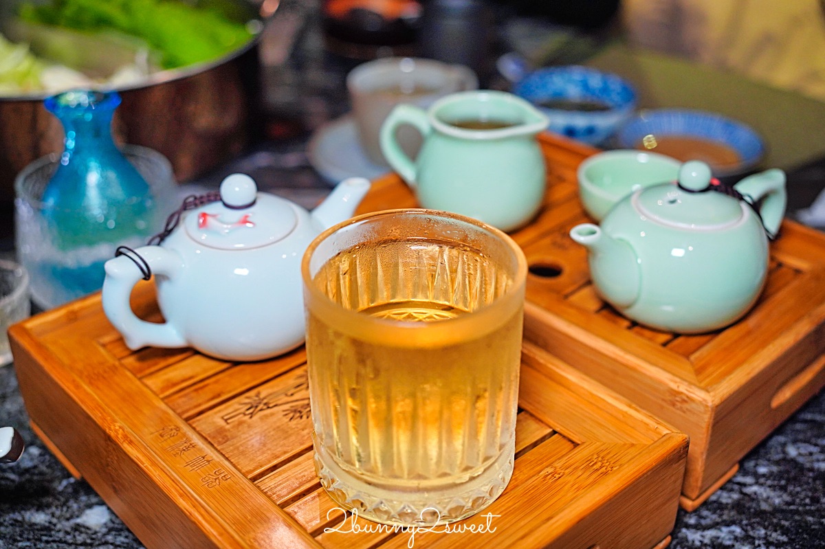 【二本松涮涮屋】台北頂級涮涮鍋開箱～日本活體帝王蟹松葉蟹、和牛、桌邊服務、代訂花束一次到位 @兔兒毛毛姊妹花