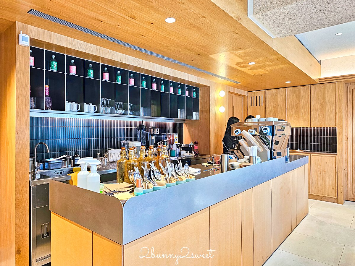 【芮秋 Rachel】民生社區新開幕咖啡廳推薦：富錦街庭院質感空間，豐盛早午餐、排餐 @兔兒毛毛姊妹花