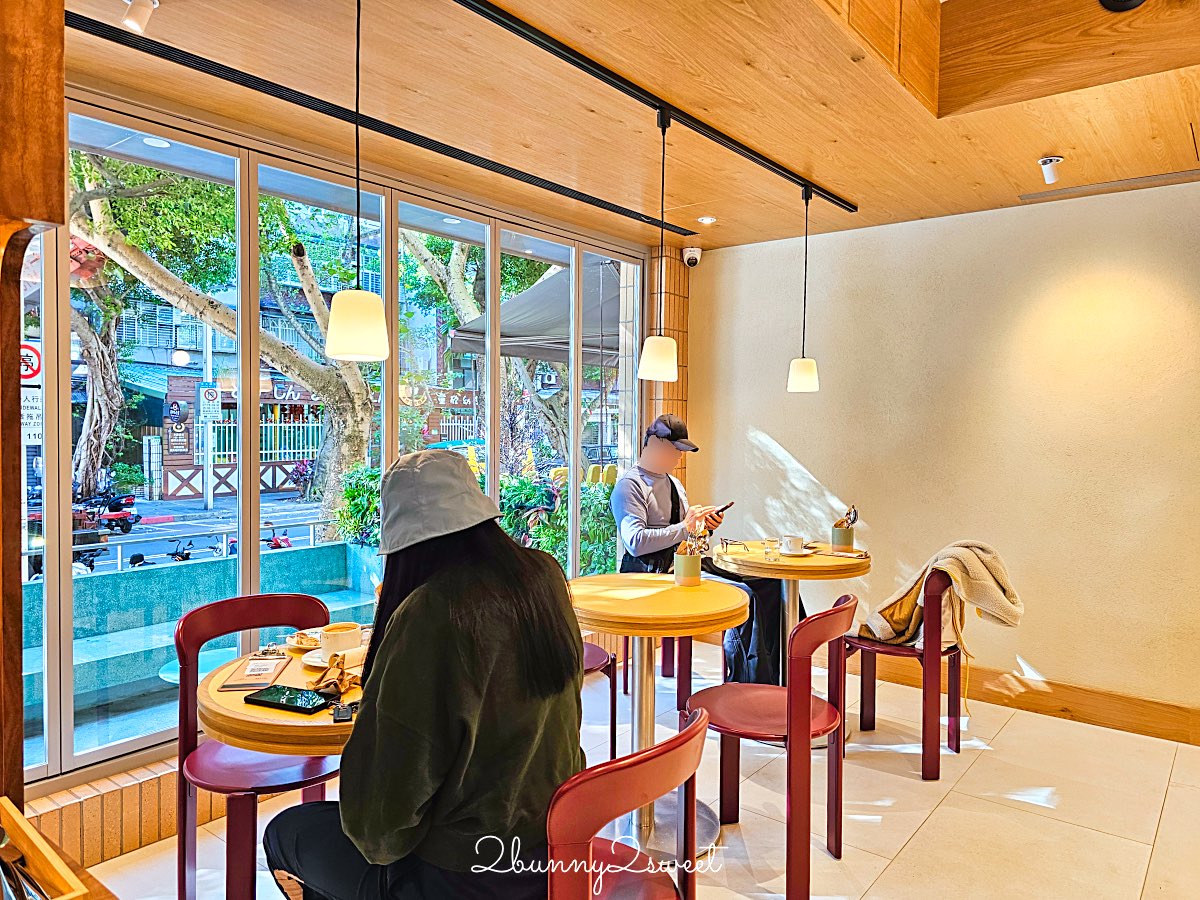【芮秋 Rachel】民生社區新開幕咖啡廳推薦：富錦街庭院質感空間，豐盛早午餐、排餐 @兔兒毛毛姊妹花