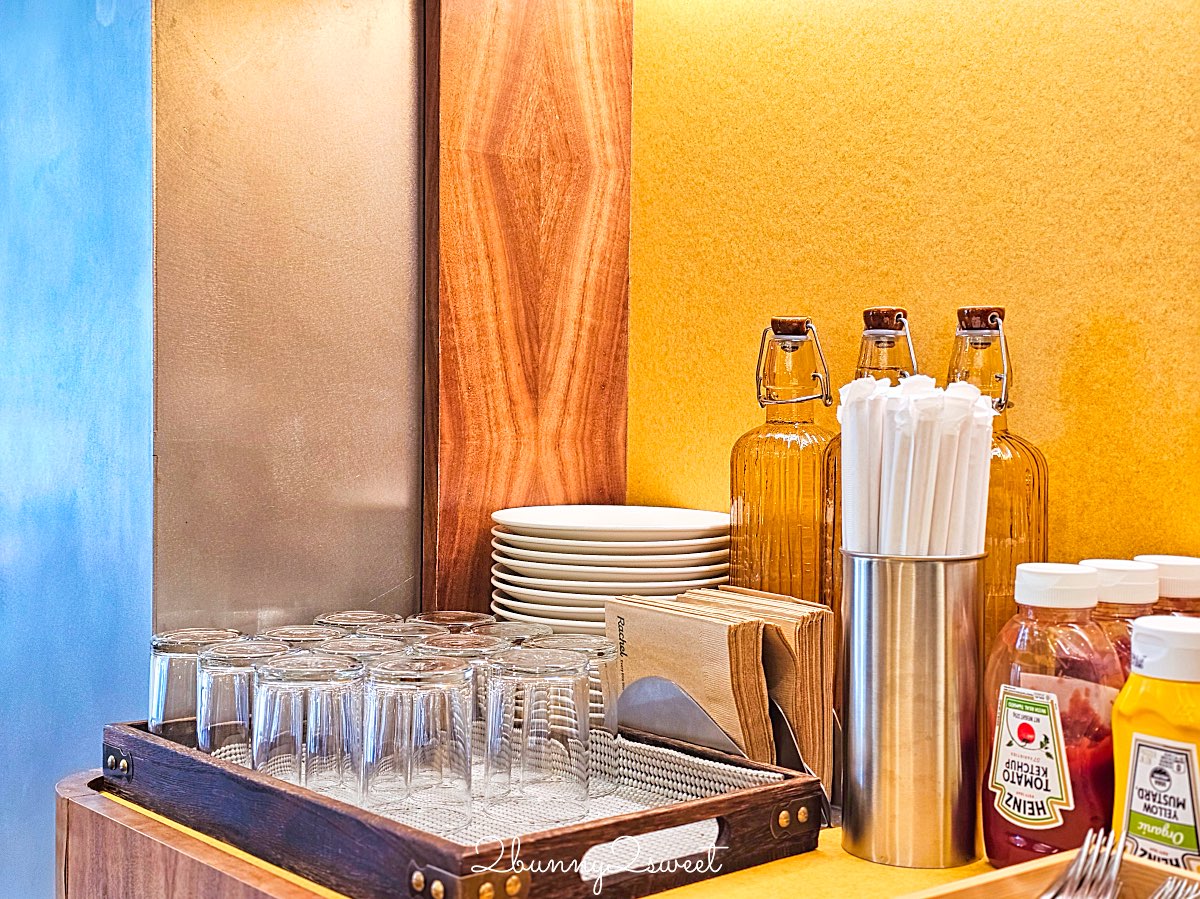 【芮秋 Rachel】民生社區新開幕咖啡廳推薦：富錦街庭院質感空間，豐盛早午餐、排餐 @兔兒毛毛姊妹花