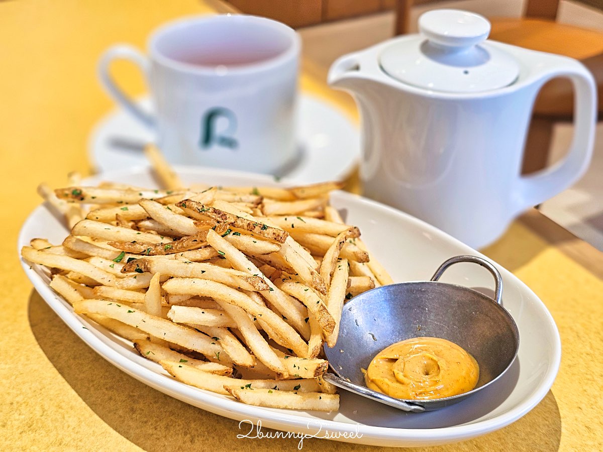 【芮秋 Rachel】民生社區新開幕咖啡廳推薦：富錦街庭院質感空間，豐盛早午餐、排餐 @兔兒毛毛姊妹花