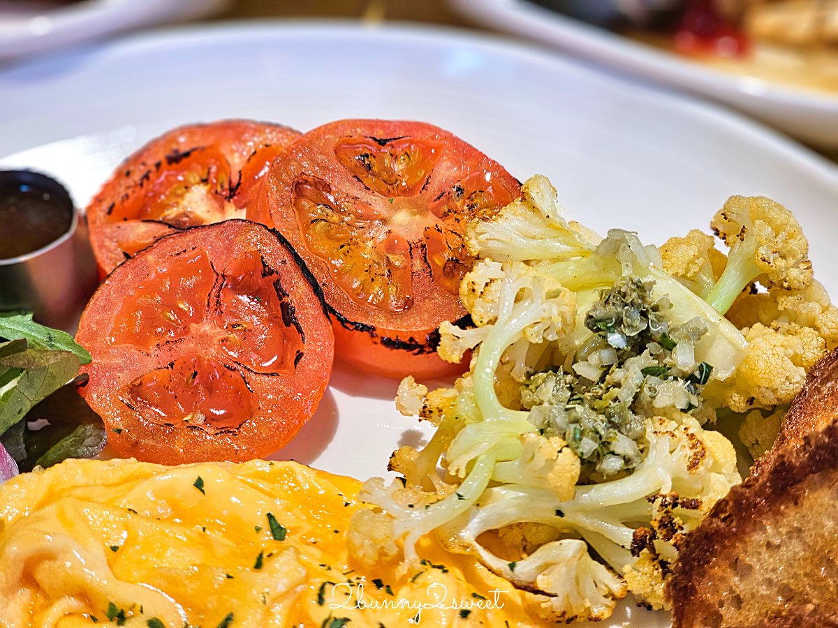 【芮秋 Rachel】民生社區新開幕咖啡廳推薦：富錦街庭院質感空間，豐盛早午餐、排餐 @兔兒毛毛姊妹花