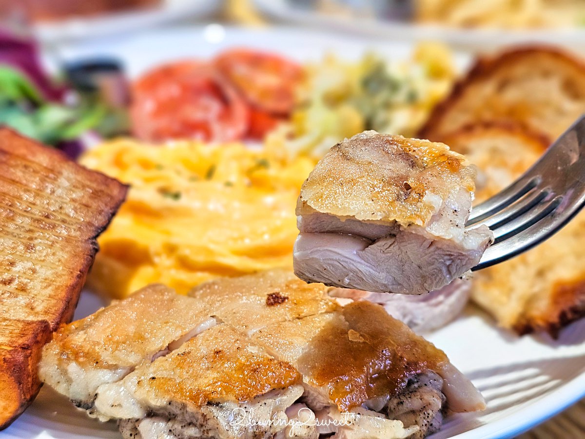 【芮秋 Rachel】民生社區新開幕咖啡廳推薦：富錦街庭院質感空間，豐盛早午餐、排餐 @兔兒毛毛姊妹花