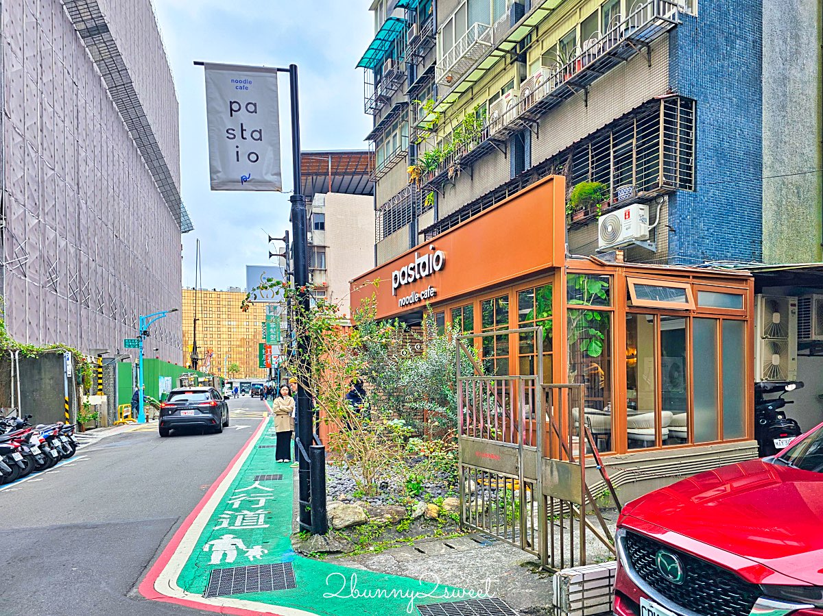 【Pastaio Noodle Cafe】創意義大利麵＋極厚布蕾吐司，結合咖啡館與餐酒館風格的小巨蛋人氣餐廳 @兔兒毛毛姊妹花