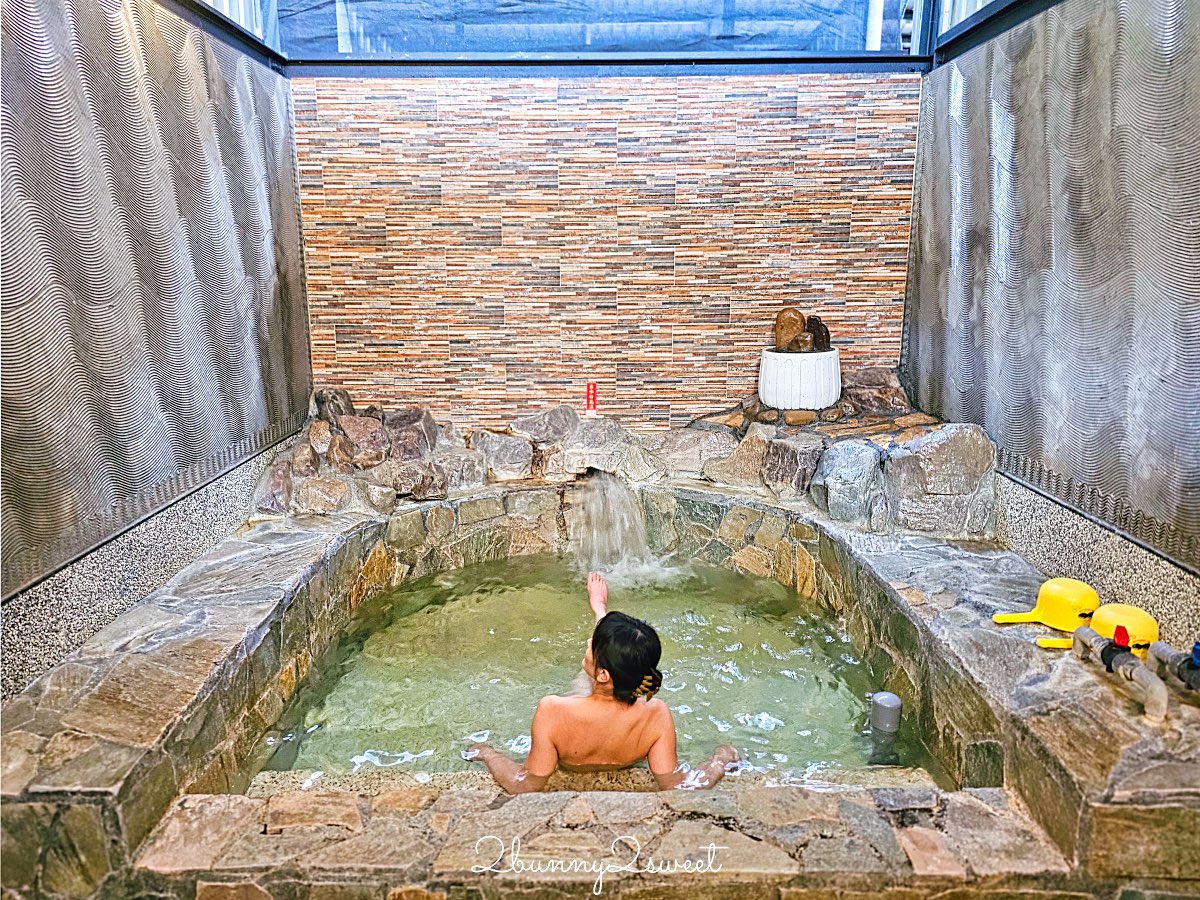 【春水笈溫泉湯屋】礁溪平價湯屋推薦～24 小時營業、有停車場、湯池寬敞的礁溪泡湯選擇 @兔兒毛毛姊妹花