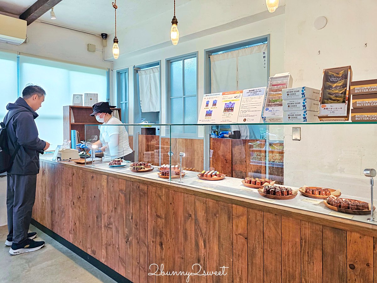 【Houki Boshi ほうき星】沖繩港川外人住宅黑糖可麗露專賣店｜必買沖繩伴手禮 @兔兒毛毛姊妹花