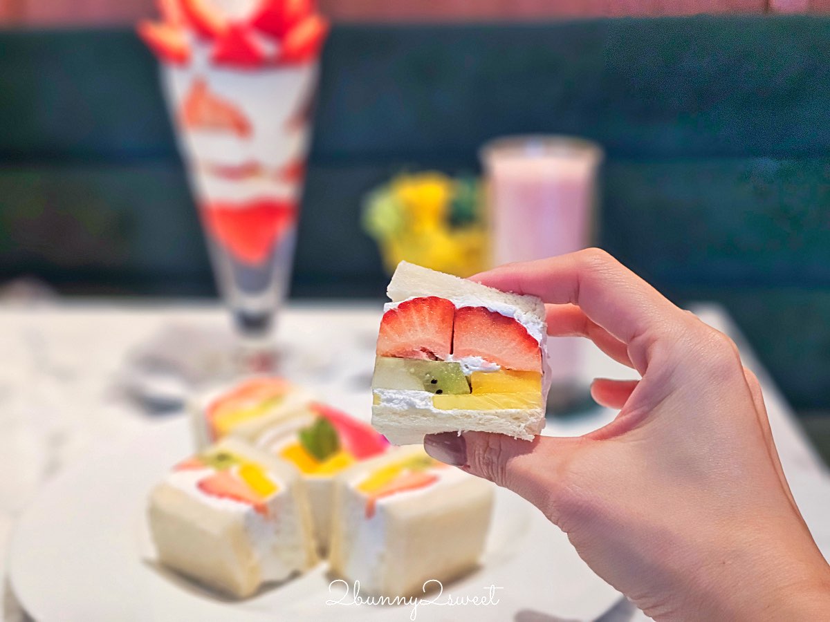 【琉貿果実苑】沖繩咖啡廳國際通必吃草莓聖代、水果三明治｜那霸下午茶推薦 @兔兒毛毛姊妹花