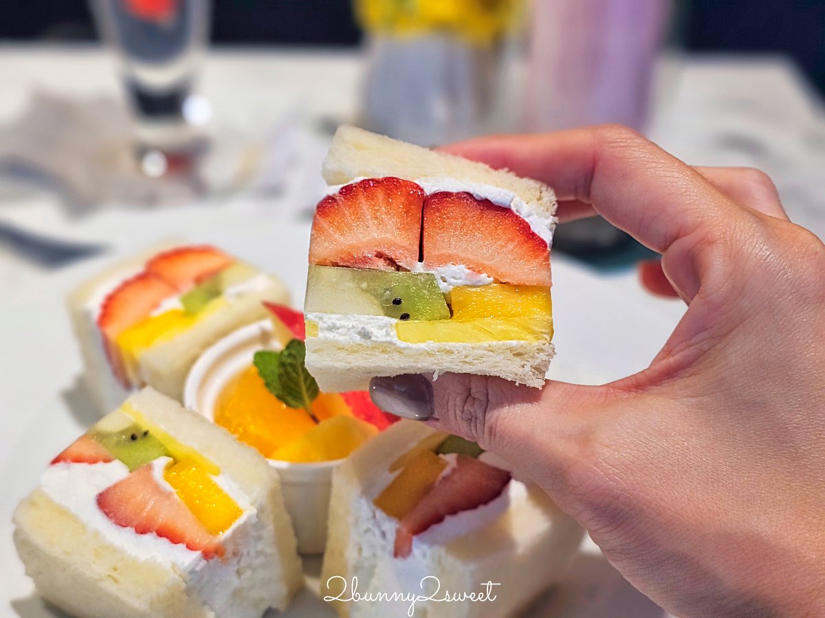 【琉貿果実苑】沖繩咖啡廳國際通必吃草莓聖代、水果三明治｜那霸下午茶推薦 @兔兒毛毛姊妹花