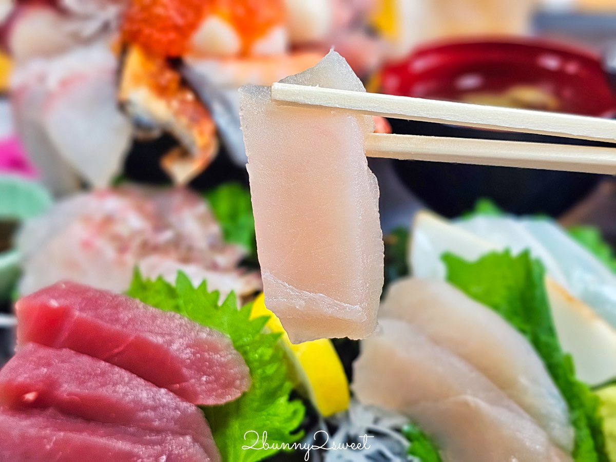 【魚屋直營食堂 魚まる】在地魚舖直營沖繩那霸海鮮餐廳，超澎湃海鮮丼與家常定食攻略 @兔兒毛毛姊妹花