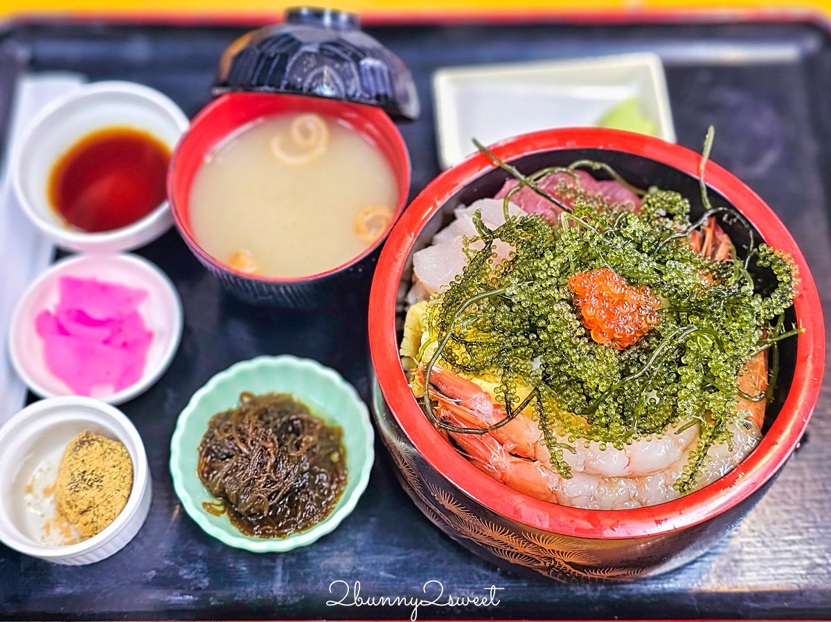 【魚屋直營食堂 魚まる】在地魚舖直營沖繩那霸海鮮餐廳，超澎湃海鮮丼與家常定食攻略 @兔兒毛毛姊妹花