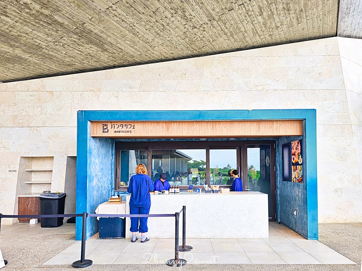【BANTA CAFE by Hoshino Resorts】沖繩海景咖啡廳推薦｜星野集團岩壁秘境海景露台攻略 @兔兒毛毛姊妹花