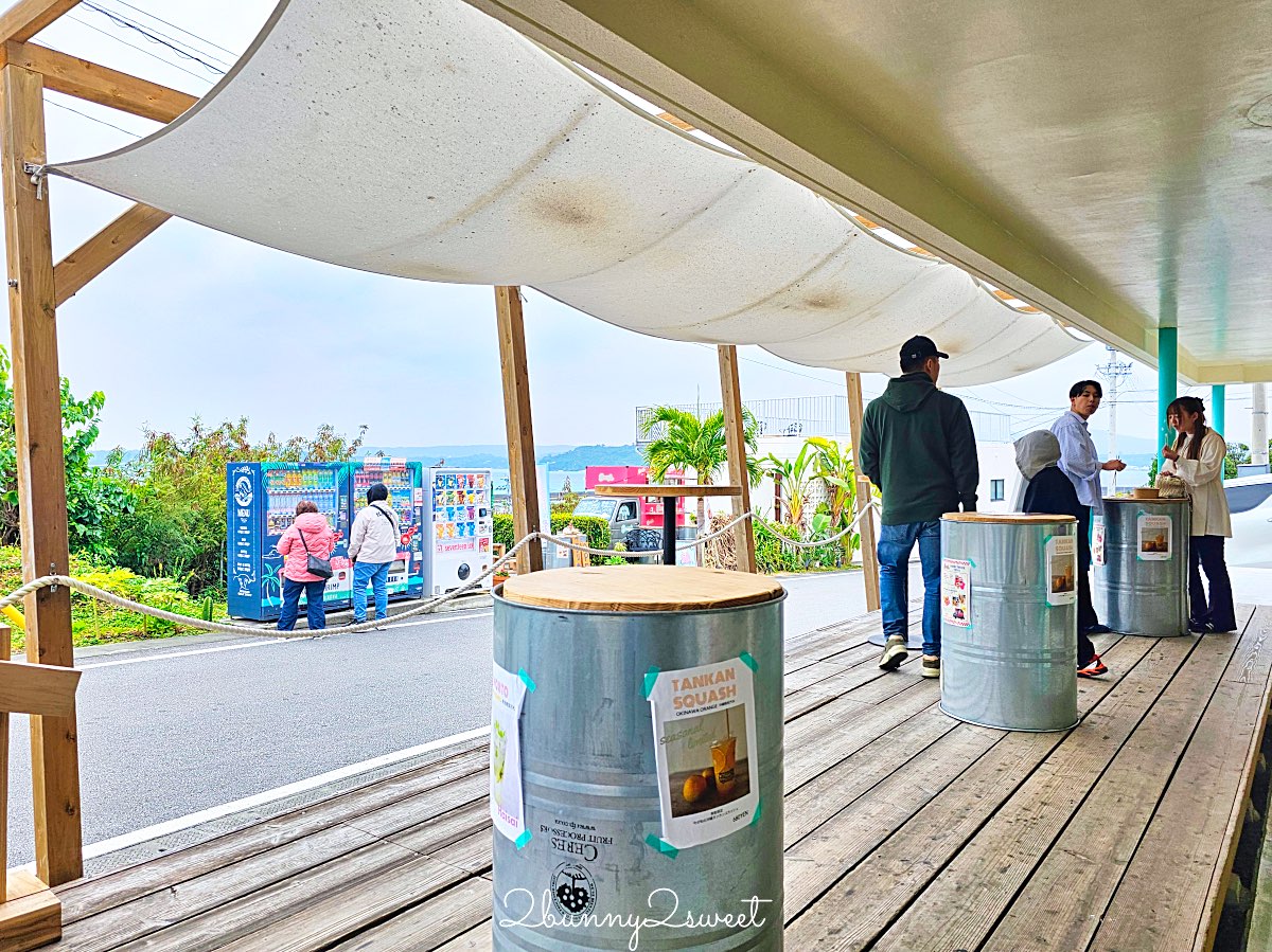 【古宇利蝦蝦飯 KOURI SHRIMP】沖繩美食古宇利島必吃蒜香蝦飯，三層樓海景露台＋餐車一次收 @兔兒毛毛姊妹花