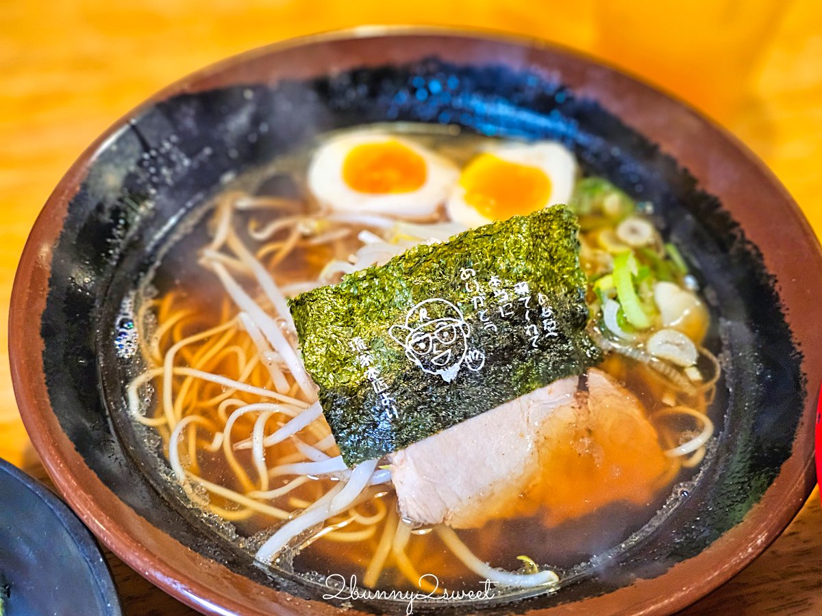 【琉家拉麵 國際通本店】沖繩國際通美食必吃：黑蒜豚骨人氣拉麵、排隊老屋名店實吃心得 @兔兒毛毛姊妹花