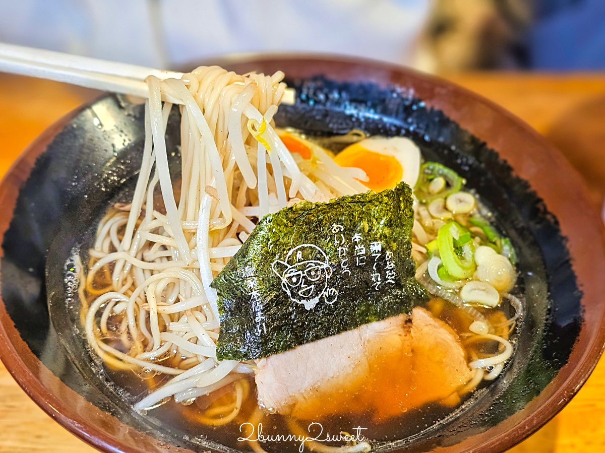 【琉家拉麵 國際通本店】沖繩國際通美食必吃：黑蒜豚骨人氣拉麵、排隊老屋名店實吃心得 @兔兒毛毛姊妹花