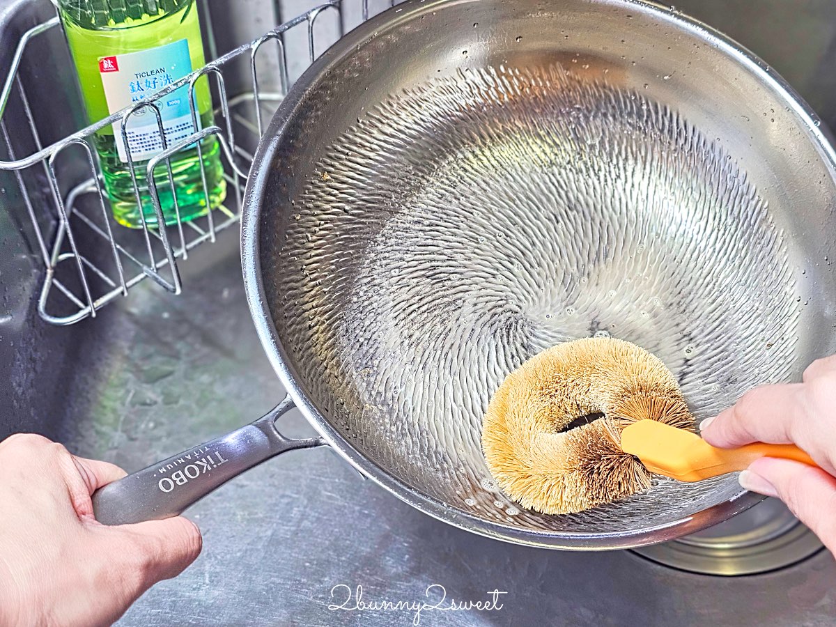 【TiCOOK 鈦鈦鍋】鈦工坊純鈦炒鍋開箱實測：羽翼錘紋物理不沾、IH爐可用、洗碗機清潔～告別塗層耗損的健康鍋具選擇 @兔兒毛毛姊妹花