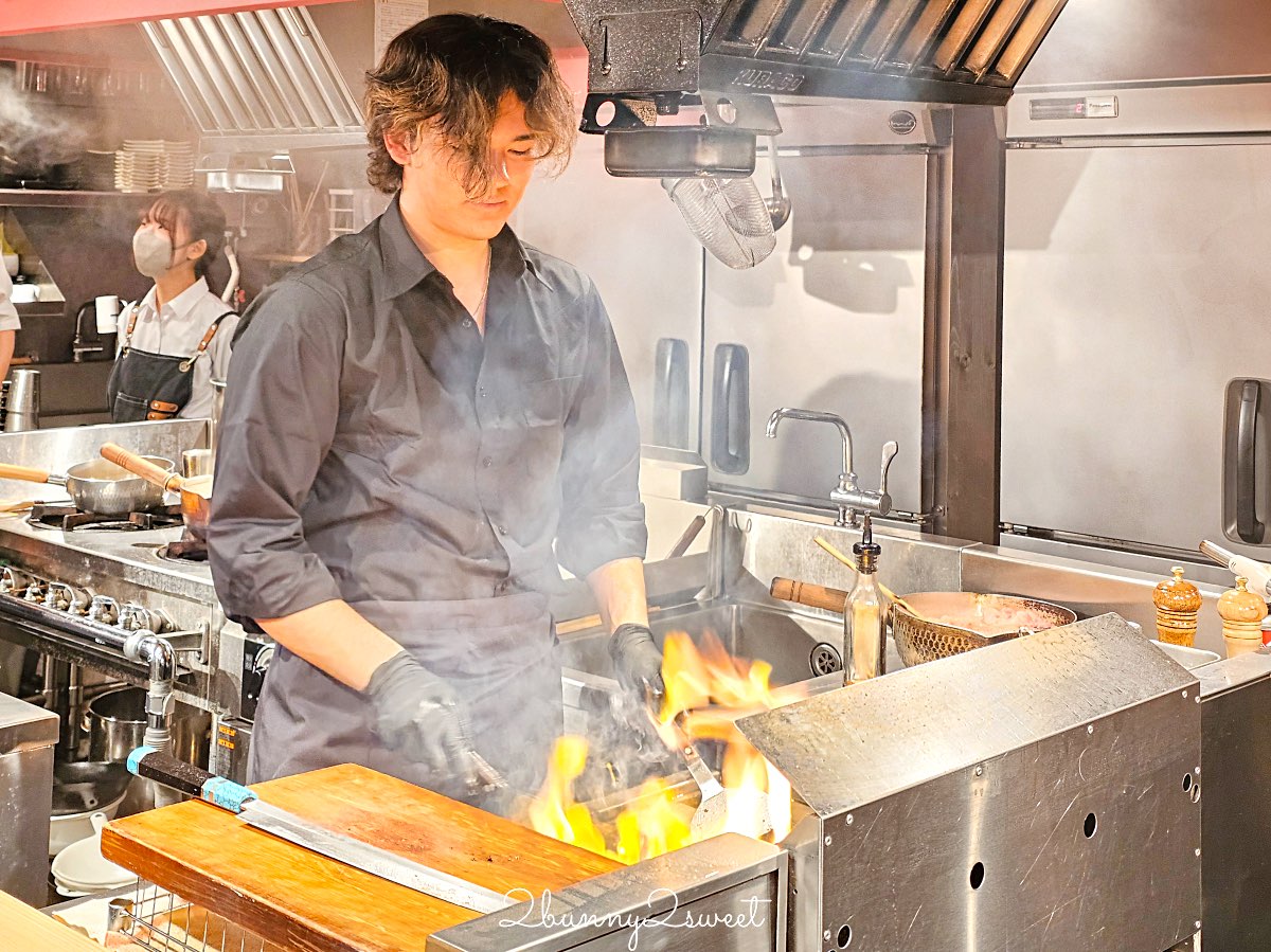 【京都和麵諭吉本舖】河原町美食推薦:¥3,500吃A5和牛松露拉麵,現場鐵板火焰秀太狂 @兔兒毛毛姊妹花 【京都和麵諭吉本舖】河原町美食推薦:¥3,500吃A5和牛松露拉麵,現場鐵板火焰秀太狂 @兔兒毛毛姊妹花