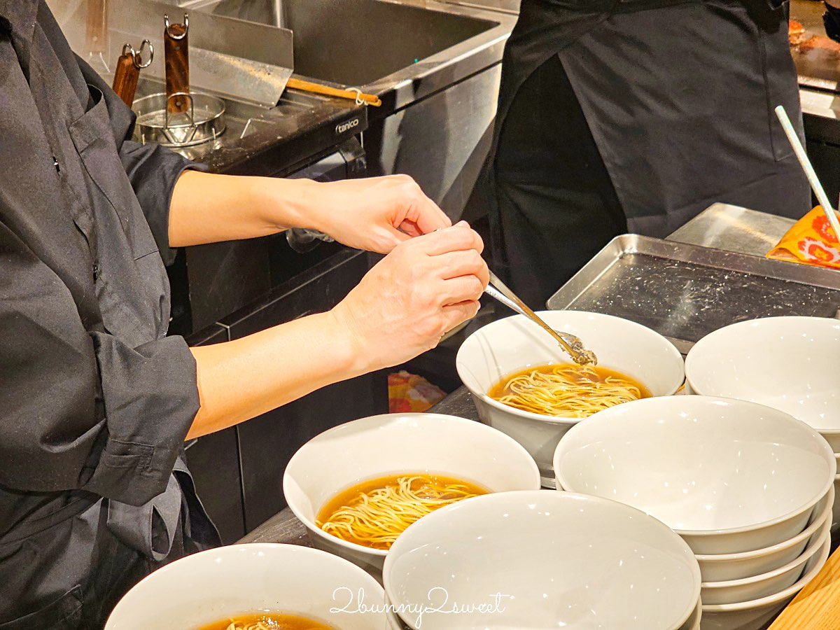 【京都和麵諭吉本舖】河原町美食推薦:¥3,500吃A5和牛松露拉麵,現場鐵板火焰秀太狂 @兔兒毛毛姊妹花 【京都和麵諭吉本舖】河原町美食推薦:¥3,500吃A5和牛松露拉麵,現場鐵板火焰秀太狂 @兔兒毛毛姊妹花