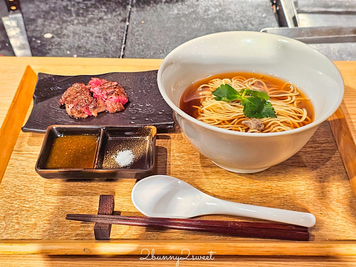 【京都和麵諭吉本舖】河原町美食推薦:¥3,500吃A5和牛松露拉麵,現場鐵板火焰秀太狂 @兔兒毛毛姊妹花 【京都和麵諭吉本舖】河原町美食推薦:¥3,500吃A5和牛松露拉麵,現場鐵板火焰秀太狂 @兔兒毛毛姊妹花