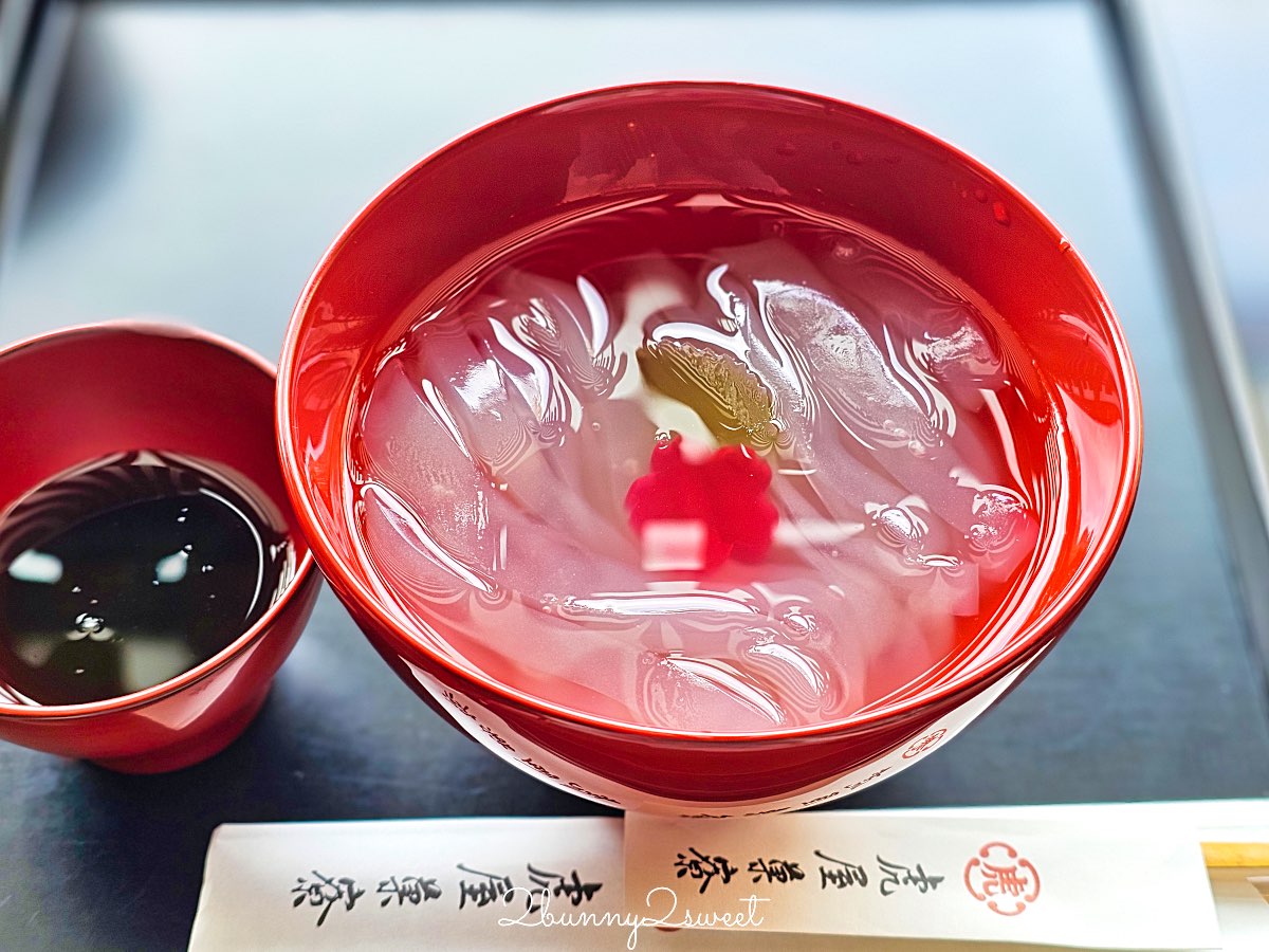 【虎屋菓寮 京都一條店】京都和菓子推薦：500年老舖茶寮，庭園景觀＋季節生菓子一次到位 @兔兒毛毛姊妹花