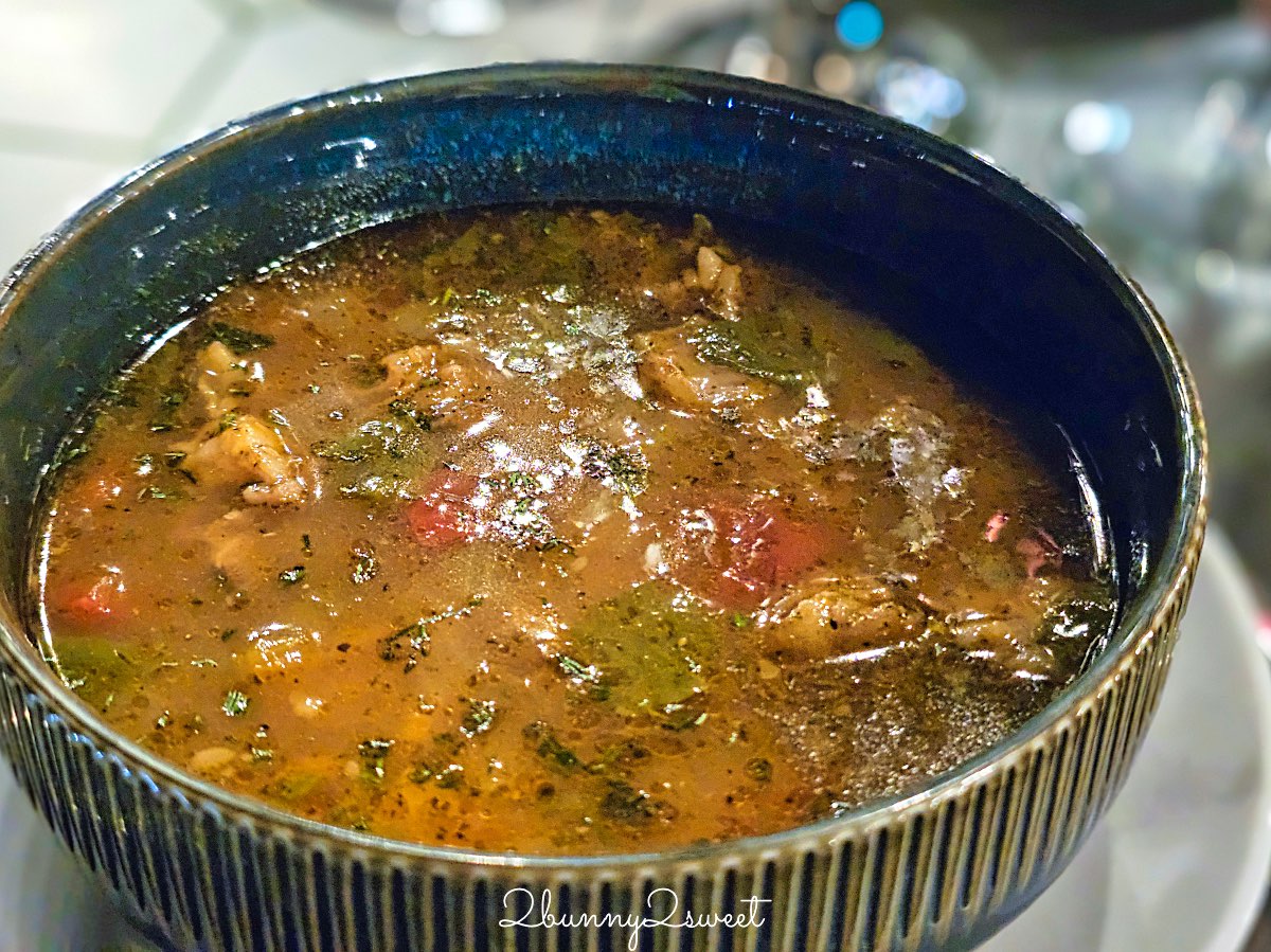 【Emirhan Restaurant】撒馬爾罕景觀餐廳：屋頂第一排看雷吉斯坦夜景＋完整菜單價格分享 @兔兒毛毛姊妹花